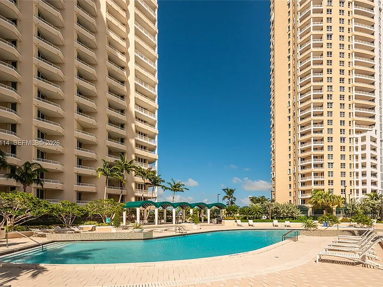 888 Brickell Key Dr #211 — Photo 2