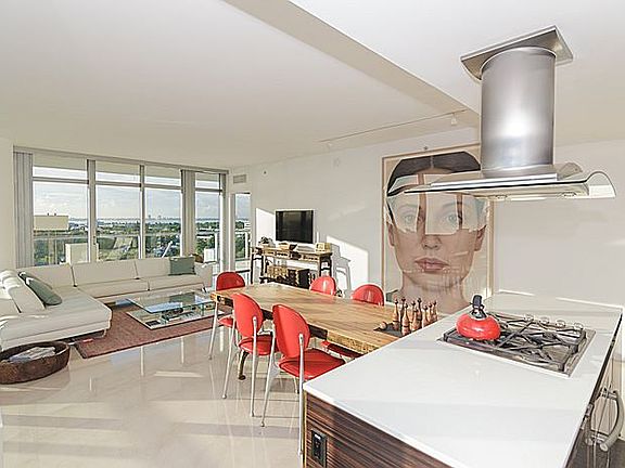 5th image of 3737 Collins Av #1303