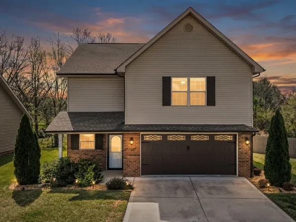 720 Hunter Crest Rd, Maryville, TN 37803