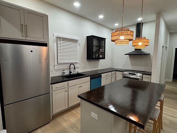 5th image of 25 Neptune Rd