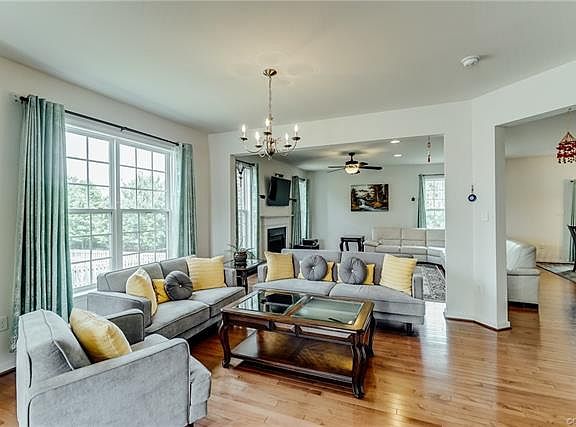 3rd image of 4709 Brydes Ln #4709