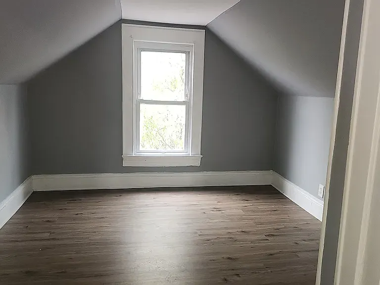 559 Grove St #3 — Photo 2