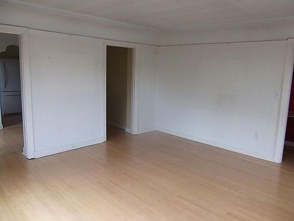 3rd image of 3226 Fuhrman Ave E APT 102
