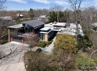 105 Glade Rd, Glencoe, IL 60022