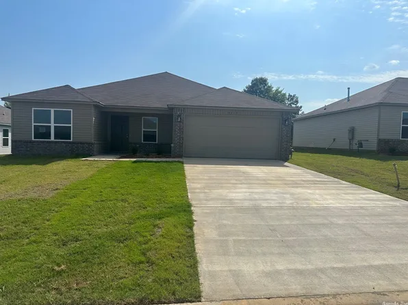 5117 Red Fox Trl, Bauxite, AR 72011