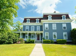 715 Ten Rod Rd APT E, North Kingstown, RI 02852