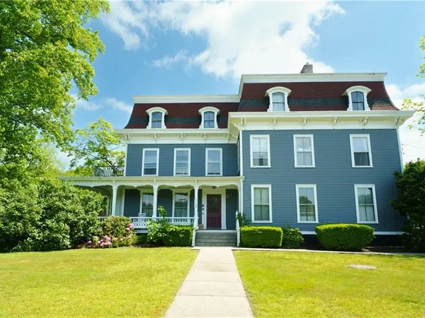 715 Ten Rod Rd APT E, North Kingstown, RI 02852