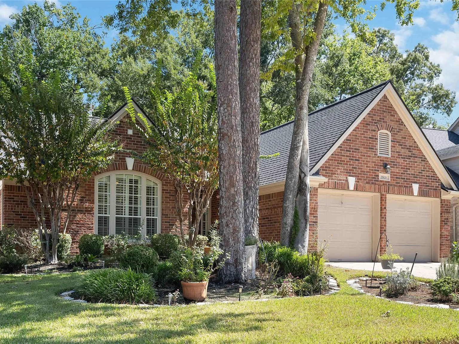 3 bed, 2.0 bath, 2120 sqft, $2,150 — Photo 4