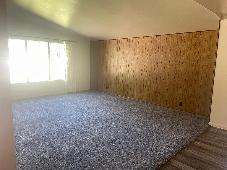 2044 Sunrise Cir — Photo 7