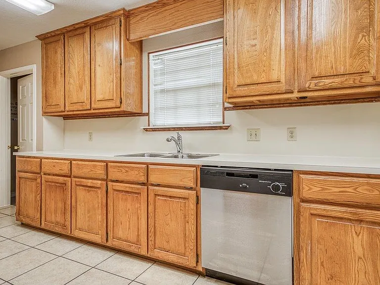 2322 Willow Dr — Photo 32