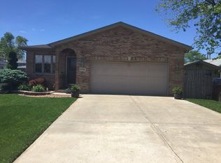 8540 S 77th Ct, Bridgeview, IL 60455