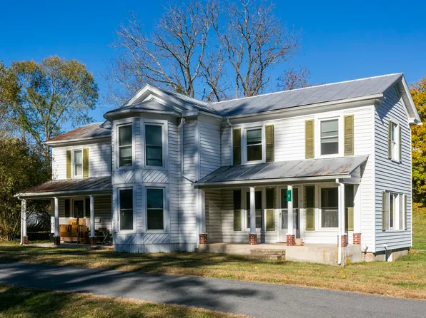 8 Chestnut Ave, Craigsville, VA 24430