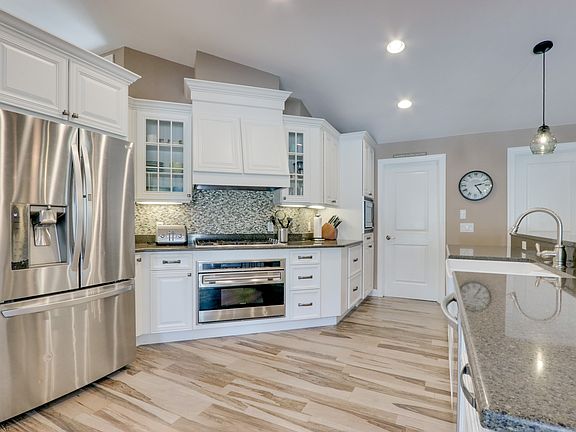 4th image of 3681 SW Bimini Cir N