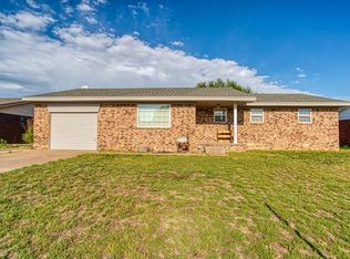 209 N Elm St, Okeene, OK 73763