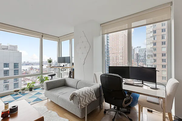 Sold by Level Group | media 3