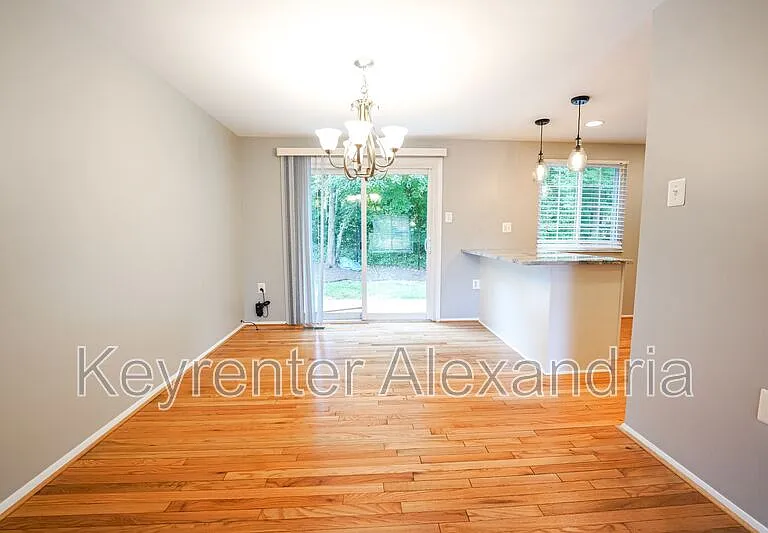 5901 Beech Tree Dr — Photo 6