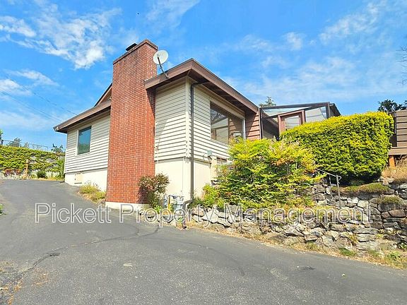 4th image of 8671 Silverdale Way NW