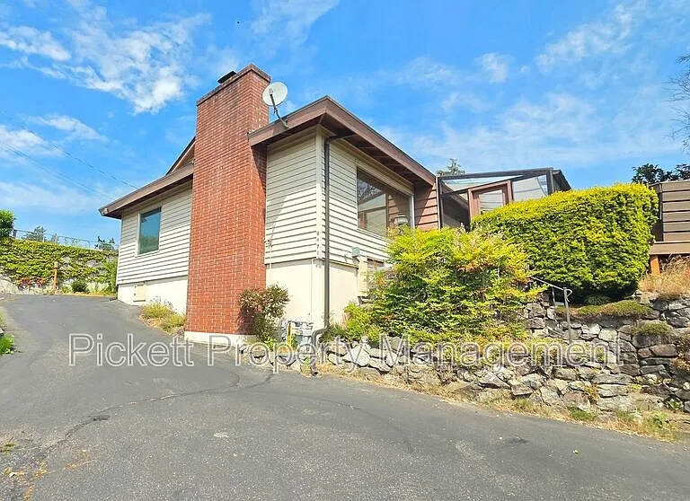 8671 Silverdale Way NW — Photo 4