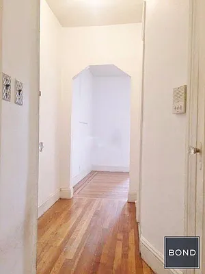 Rented by Bond New York | media 7