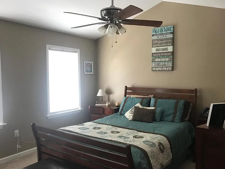 812 Knoll Dr — Photo 7