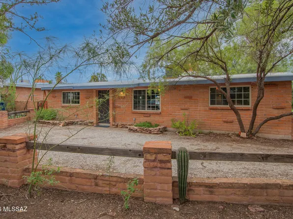 6843 E Scarlett St, Tucson, AZ 85710