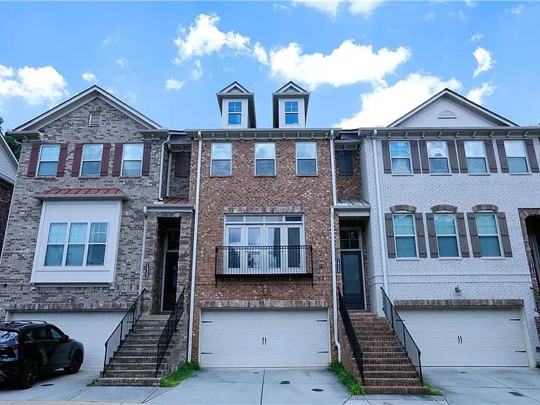 1920 Townsend Ct — Photo 1