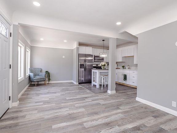 3rd image of 5107 S Harvard Blvd