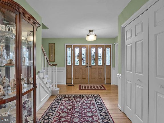 2nd image of 847 Clover Dr