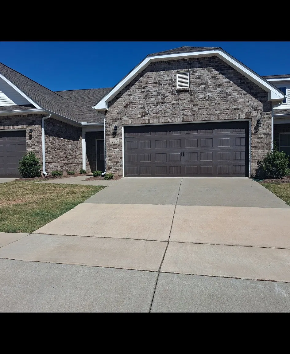 2 bed, 2.0 bath, 1420 sqft, $1,695 — Photo 1