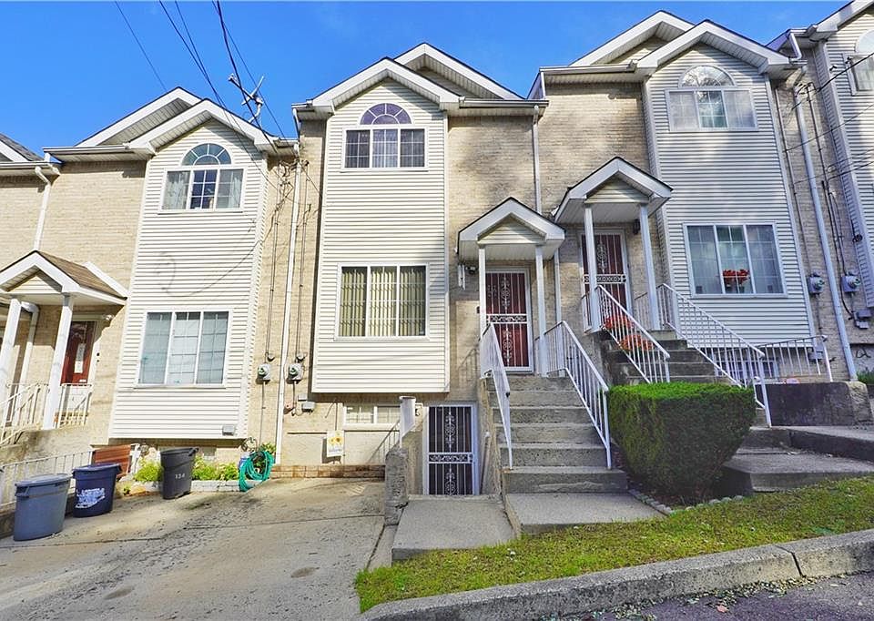 1st image of 132 Robert Ln