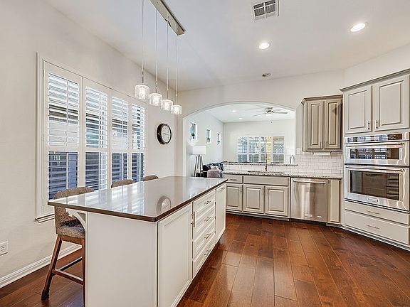 3rd image of 2518 Moray Ln