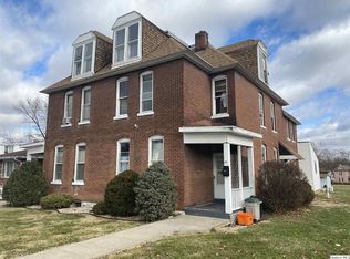 1302 N 10th St, Quincy, IL 62301