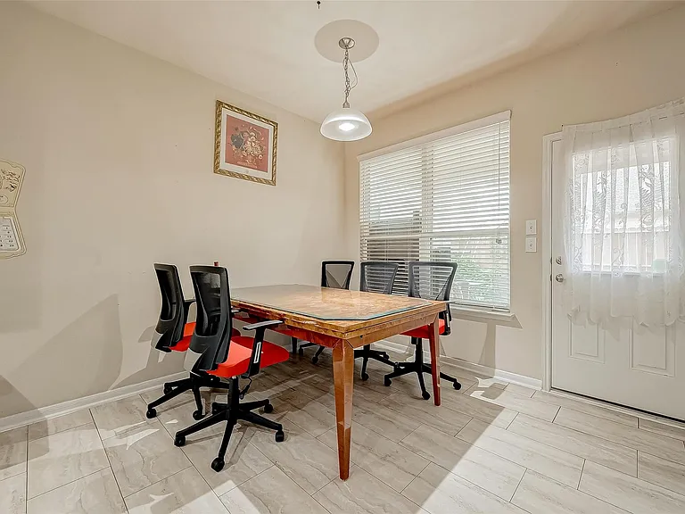 4815 Hackamore Brook Ct — Photo 16