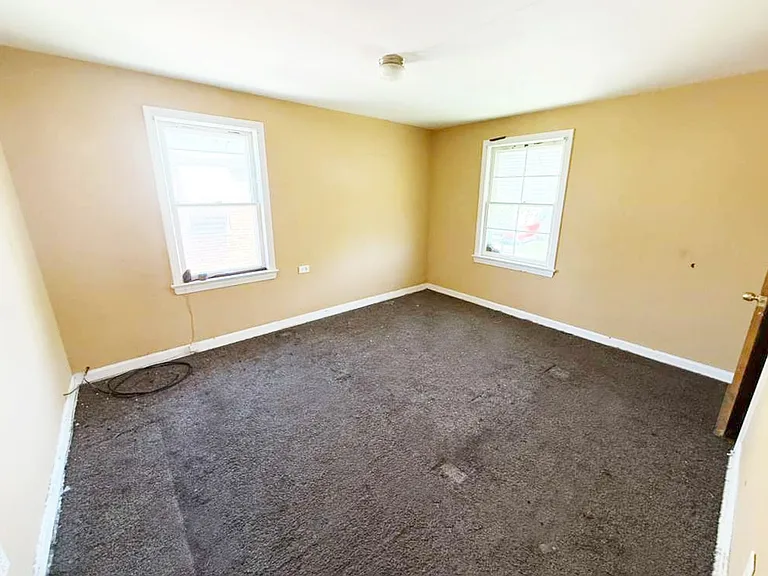 5470 Hollywood Ave — Photo 6