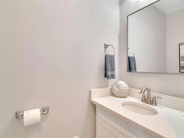 2099 Valley Oaks Dr SE — Photo 13