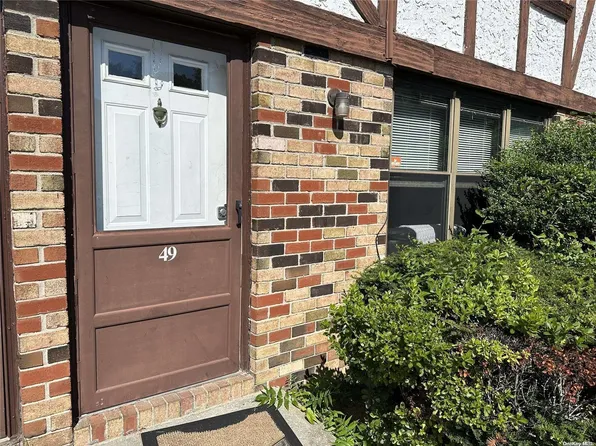 49 Bailey Court #49, Middle Island, NY 11953