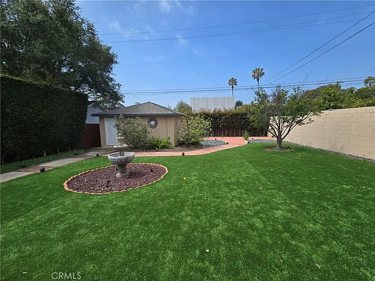 240 Euclid St — Photo 32