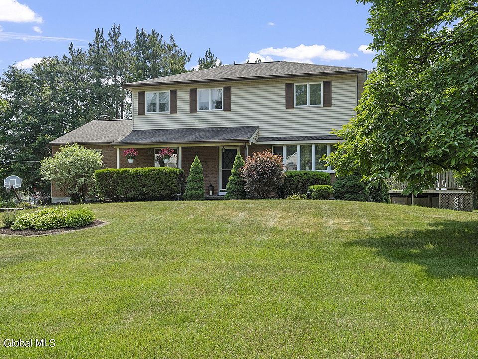 1st image of 2 Cambridge Drive