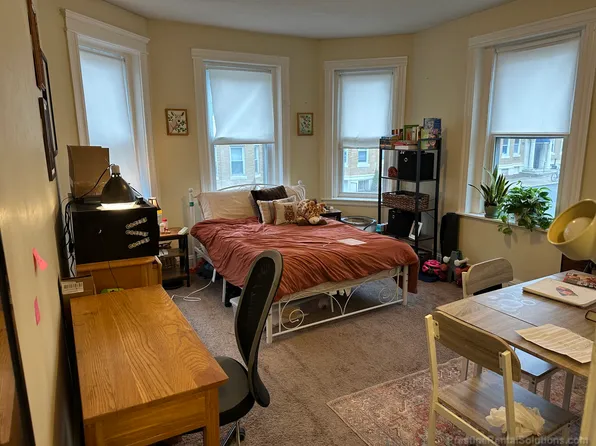 225 Kelton St APT 2, Boston, MA 02134