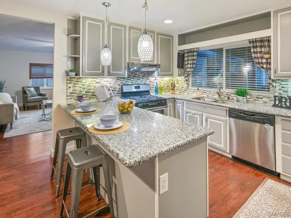 6470 Beaver Lake Ct, San Diego, CA 92119