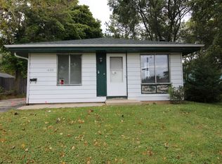 4100 W Kiehnau Ave, Milwaukee, WI 53209