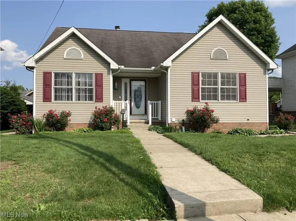 454 Lincoln Ave NW, Carrollton, OH 44615