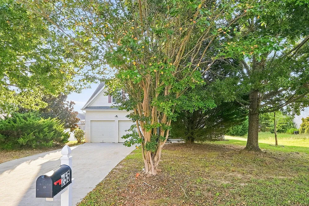 4 bed, 2.5 bath, 2964 sqft, $2,310 — Photo 1