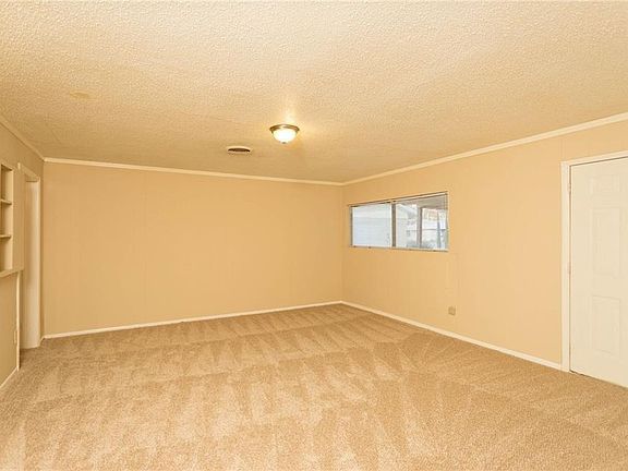 5th image of 709 Wyche Dr