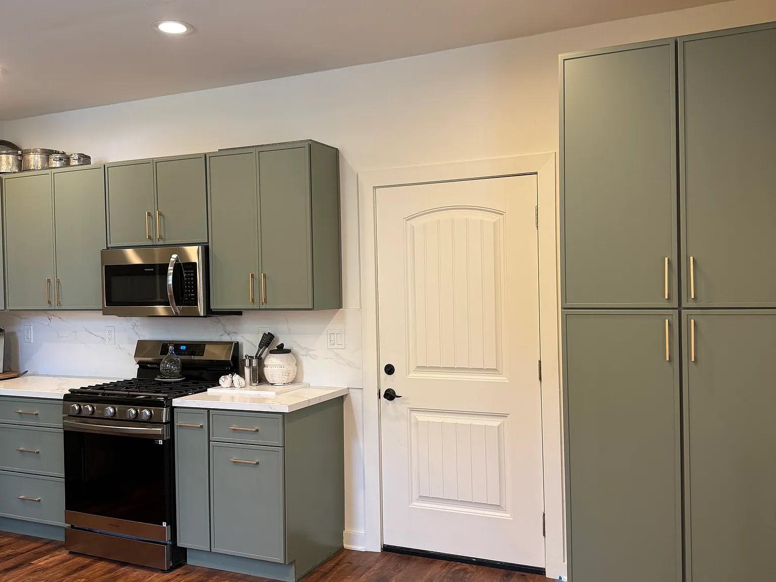 2 bed, 1100 sqft, $3,500 — Photo 2