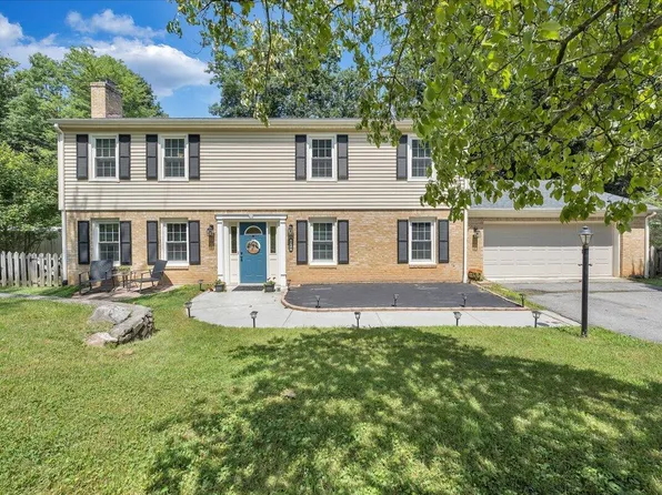 6104 Burnham Rd, Roanoke, VA 24018