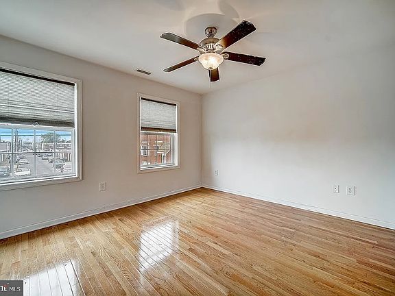 4th image of 2621 Pickwick St #1