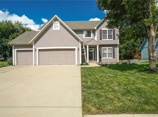 3912 SW Brian Ln, Lees Summit, MO 64082