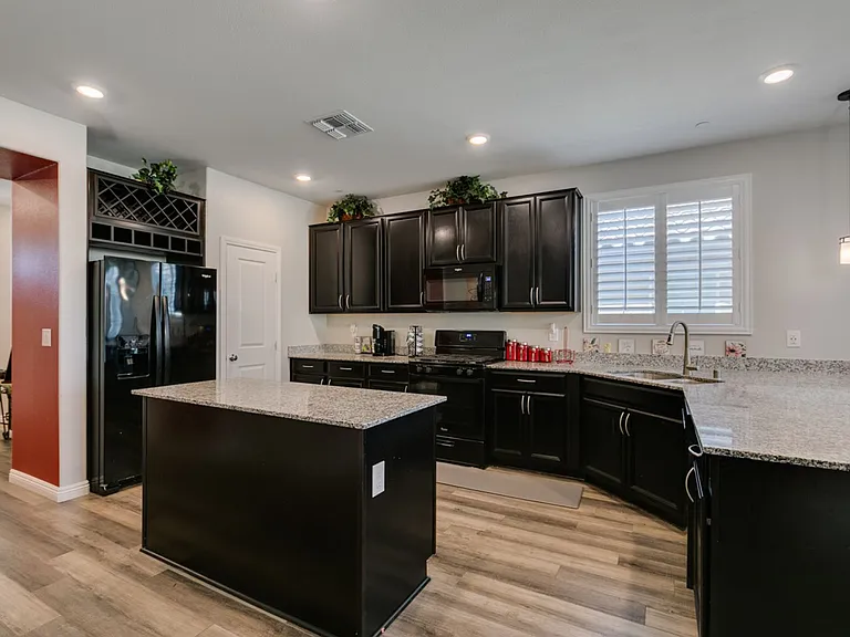 3496 Calentina Ave — Photo 25