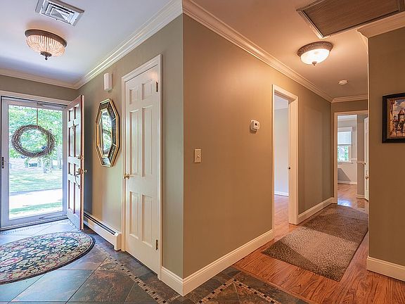 2nd image of 3 Twin Brook Ct